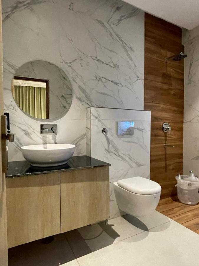 Hotel West Inn Premium Kharar Dış mekan fotoğraf