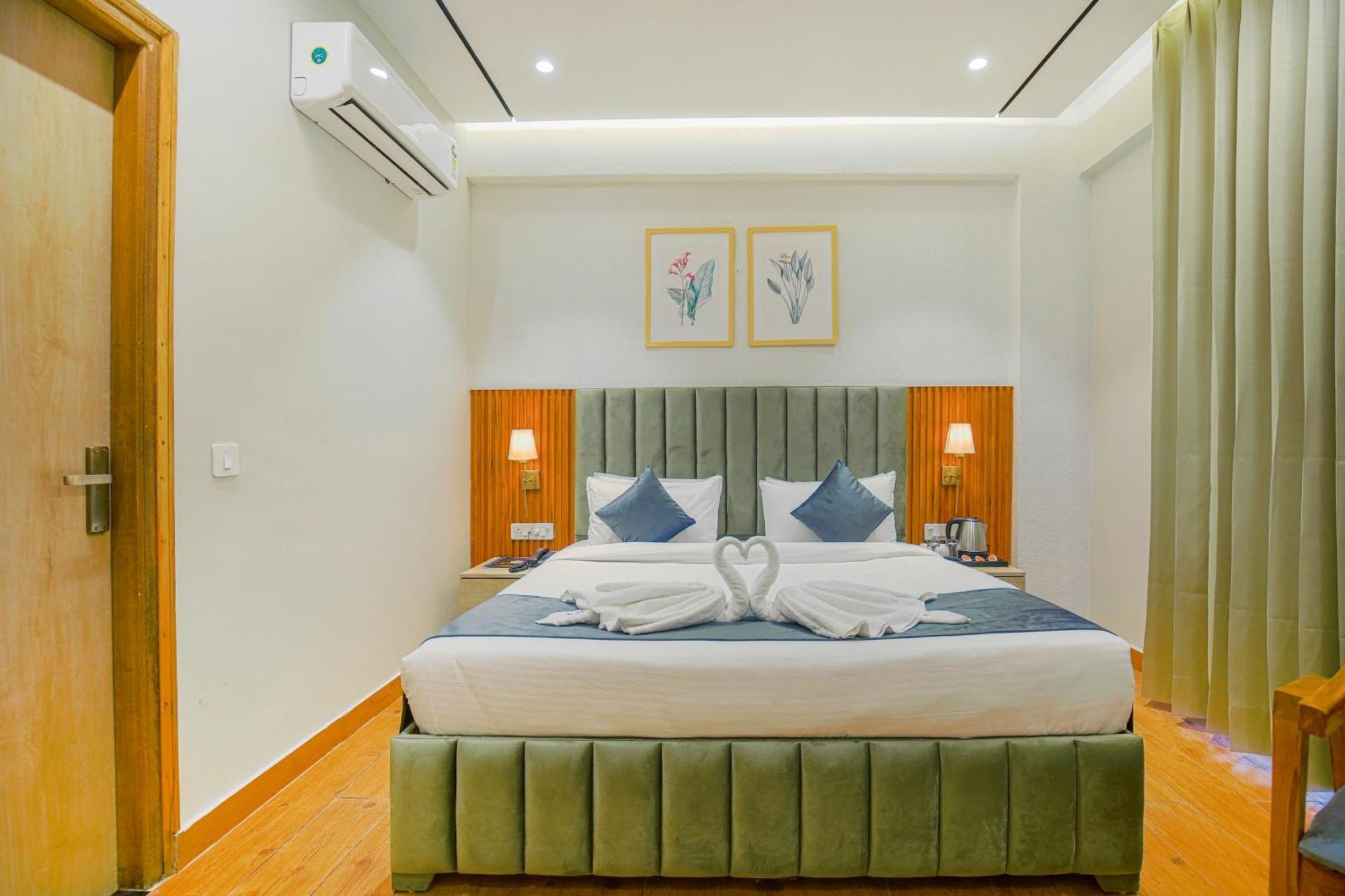 Hotel West Inn Premium Kharar Dış mekan fotoğraf