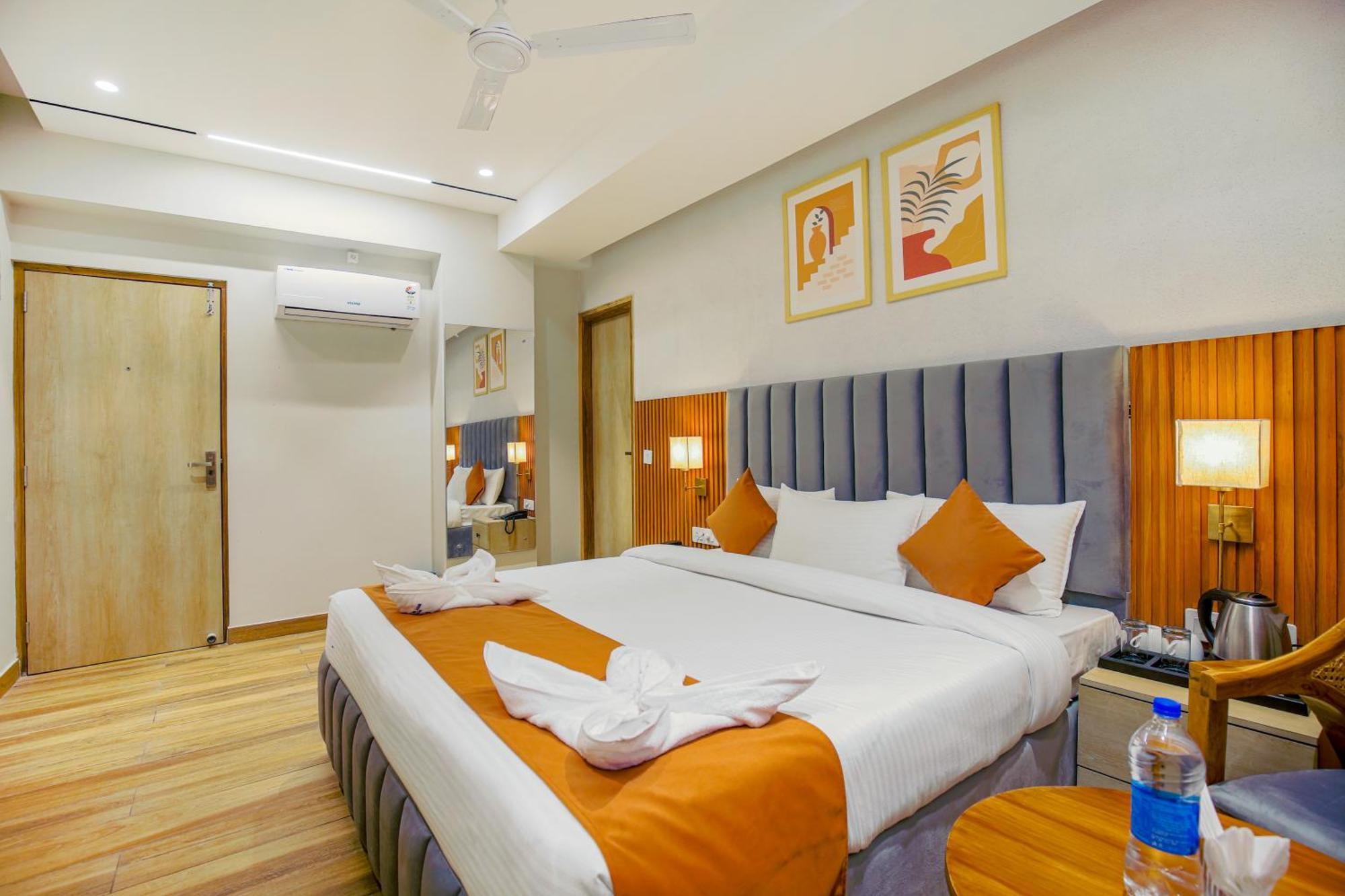 Hotel West Inn Premium Kharar Dış mekan fotoğraf