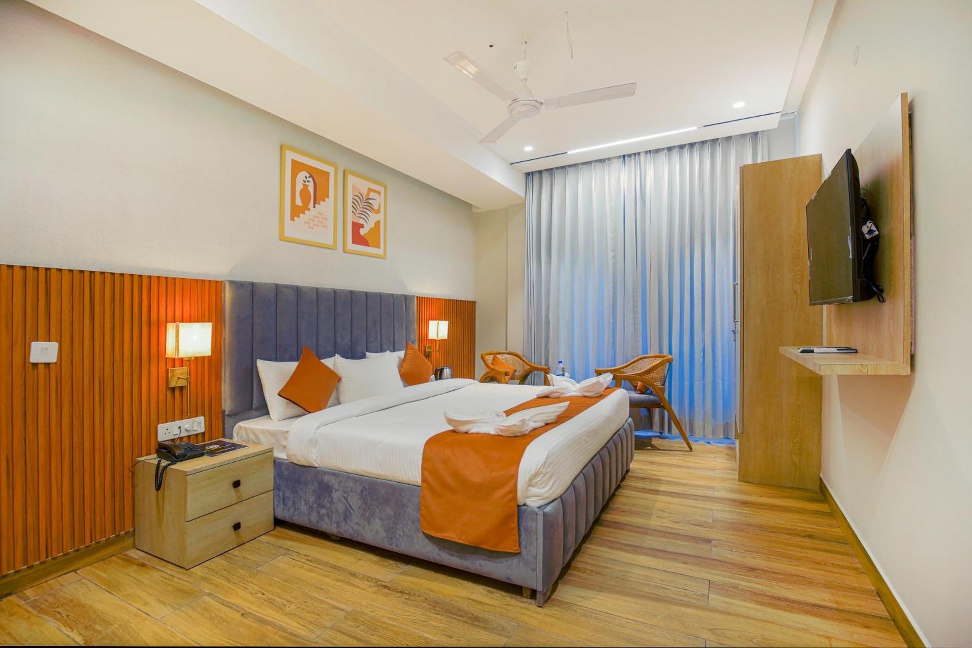 Hotel West Inn Premium Kharar Dış mekan fotoğraf